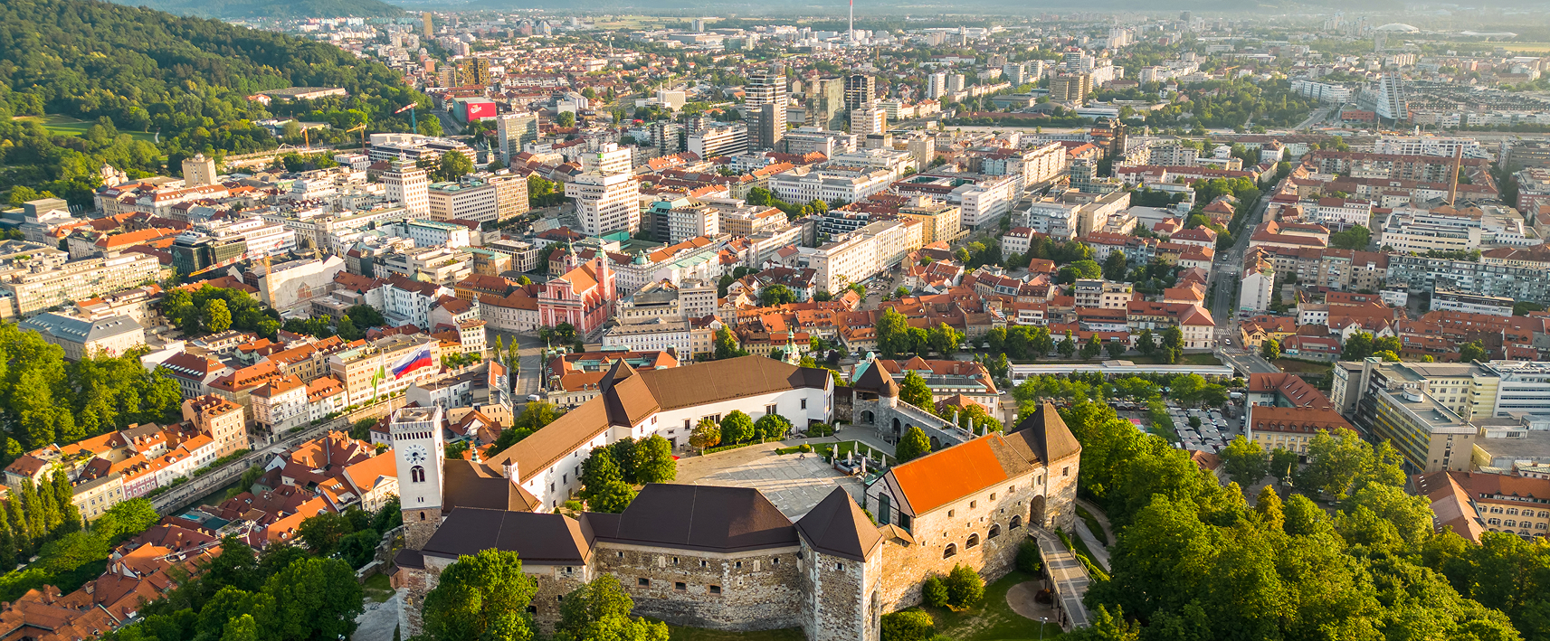 Najem avtomobila v Sloveniji: vodič za tujce